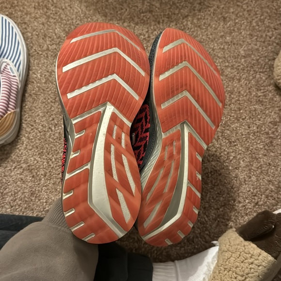 Brooks Bedlam - Picture 2 of 4